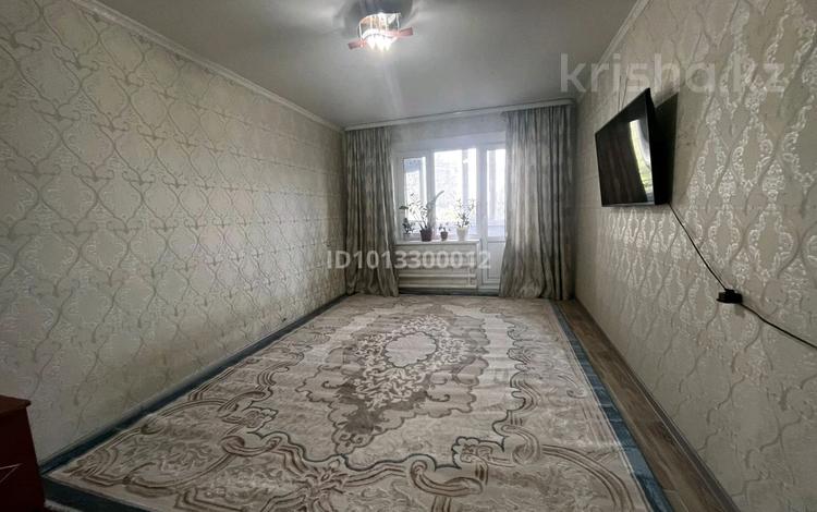 2-бөлмелі пәтер · 56 м² · 3/5 қабат, 4мкр 7, бағасы: 20 млн ₸ в Аксае — фото 2