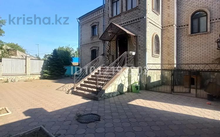 Жеке үй · 10 бөлме · 425 м² · 4.7 жүзд., ул. Гагарина 31, бағасы: 84 млн ₸ в Павлодаре — фото 55