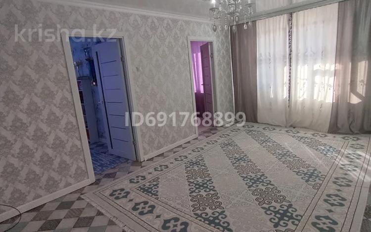 4-бөлмелі пәтер, 61 м², 4/5 қабат, Ғазиза Жұбанова 1, бағасы: 15 млн 〒 в Хромтау — фото 2