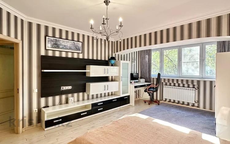 3-бөлмелі пәтер · 107 м² · 2/9 қабат, Достык 40 — Кабанбай батыра, бағасы: 110 млн ₸ в Алматы, Медеуский р-н — фото 2