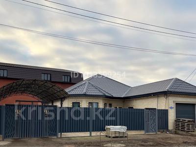 Жеке үй · 4 бөлме · 140 м² · 4 жүзд., Юго восток 60/1 — Сзади Гипермаркет Дины, бағасы: 45 млн ₸ в Мичуринское