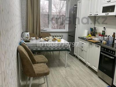 3-бөлмелі пәтер · 64.8 м², Майкудук, Майкудук, мкр Восток-2 14, бағасы: 18.4 млн 〒 в Караганде, Алихана Бокейханова р-н