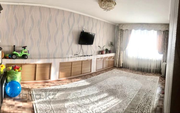 3-комнатная квартира, 76.8 м², 6/6 этаж, ул. Абубакир Кердери 17 — Ул.М.Тынышбаева за 16.5 млн 〒 в Актобе — фото 2