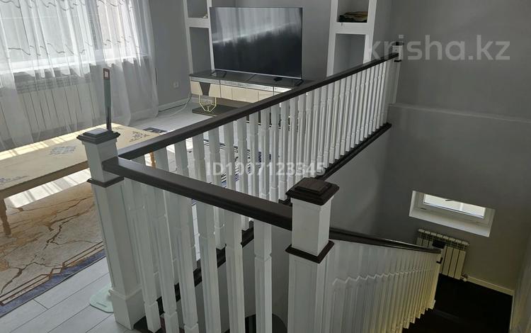 Жеке үй · 4 бөлме · 180 м² · 6 сот., мкр Калкаман-3 Нурпеисова186 — Между Абая и Шаляпина, бағасы: 140 млн ₸ в Алматы, Наурызбайский р-н — фото 2