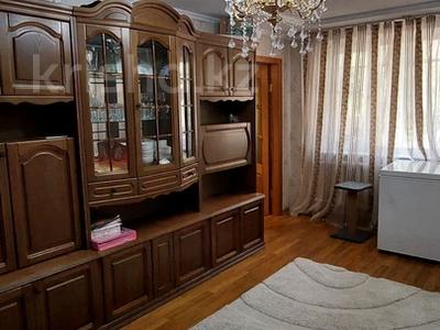 3-комнатная квартира, 60 м², 1/5 этаж, Сатыбалдина 1 за 21.5 млн 〒 в Караганде, Казыбек би р-н