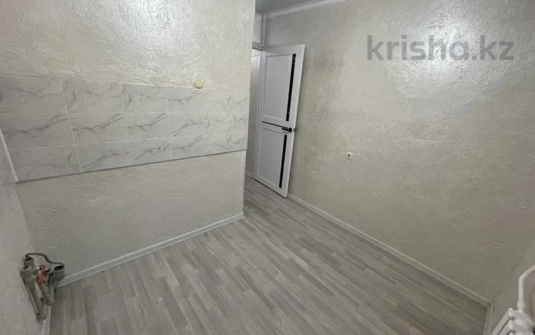 1-комнатная квартира, 31 м², 2 этаж, Толебаева 102 за 10.2 млн 〒 в Талдыкоргане — фото 3