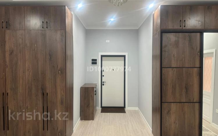 3-комнатная квартира · 136.2 м² · 5/13 этаж, 16-й мкр 85 за 63 млн 〒 в Актау — фото 10