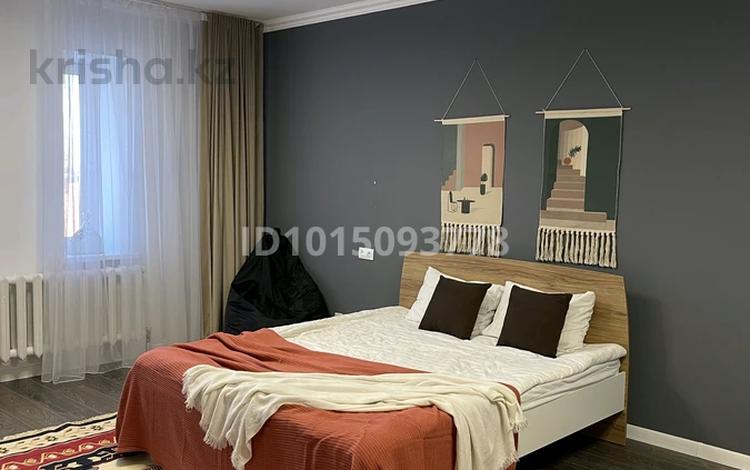 1-комнатная квартира · 42 м² · 10/10 этаж, Максут Нарикбаев 9 за 3 000 ₸ в Астане, Нура р-н — фото 2