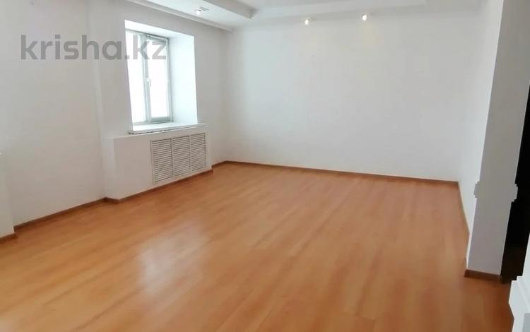 2-бөлмелі пәтер · 71 м² · 9/10 қабат, Алии Молдагуловой, бағасы: 21.9 млн ₸ в Актобе — фото 13