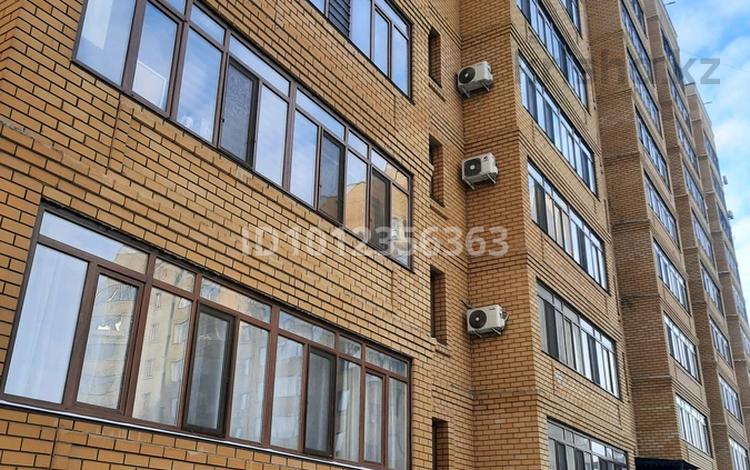 2-бөлмелі пәтер · 65 м² · 9/10 қабат, Гоголя 106 — Аймаутова, бағасы: 42 млн ₸ в Семее — фото 2