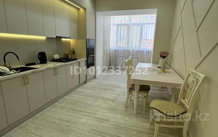 2-комнатная квартира · 80 м² · 5/9 этаж, мкр. Алтын орда, Алия Молдагулова 62 за 35.6 млн ₸ в Актобе — фото 2