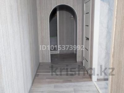 3-бөлмелі пәтер · 62.9 м² · 4/6 қабат, Улица Строителей 24, бағасы: 15 млн ₸ в Аксу