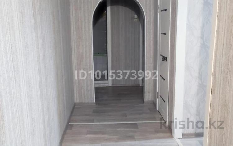 3-бөлмелі пәтер · 62.9 м² · 4/6 қабат, Улица Строителей 24, бағасы: 15 млн ₸ в Аксу — фото 21