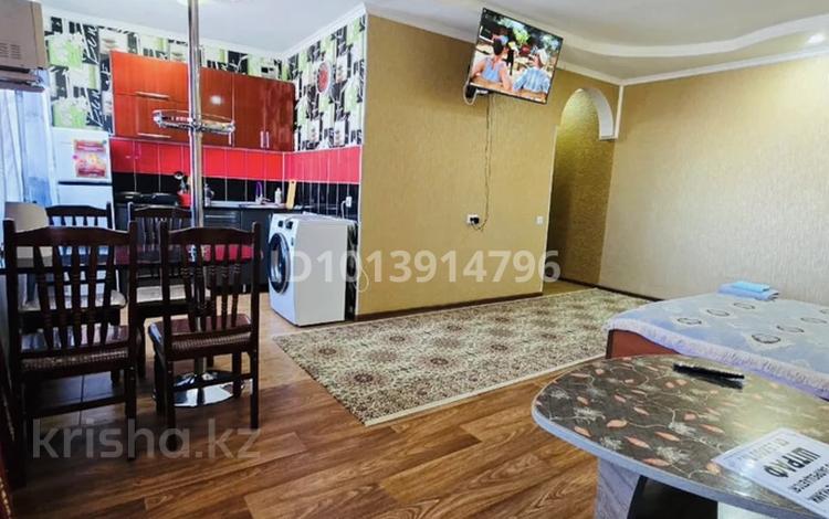 1-бөлмелі пәтер · 40 м² · 5/5 қабат, Ғарышкерлер, бағасы: 18 000 ₸ в Жезказгане — фото 2