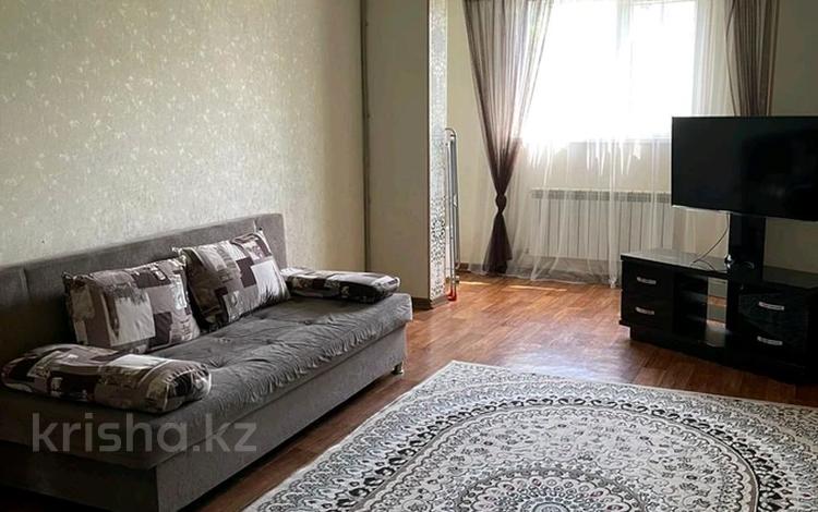 2-комнатная квартира, 58 м², 3/5 этаж помесячно, мкр Восток