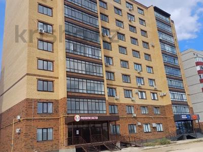 1-комнатная квартира, 54 м², 8/9 этаж, мкр Жана Орда 2/1 за 18.5 млн 〒 в Уральске, мкр Жана Орда