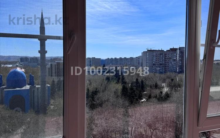 2-бөлмелі пәтер · 58 м² · 9/9 қабат, С. Нурмагамбетов — Площадь Республики, бағасы: 180 000 ₸ в Усть-Каменогорске, Ульбинский — фото 2