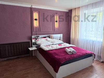 Аренда квартир посуточно в Карагандинской обл.: 1-комнатная квартира · 30 м² · 1/5 этаж, Пришахтинск, 21й микрорайон 28/4 — Воинская часть,автостанция,магазинТИС за 10 000 〒 1-комнатная квартира · 30 м² · 1/5 этаж, Пришахтинск, 21й микрорайон 28/4 — Воинская часть,автостанция,магазинТИС за 10 000 〒 в Караганде, Алихана Бокейханова р-н