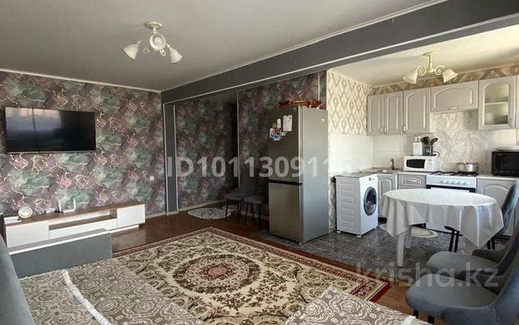 2-комнатная квартира · 45.6 м² · 3/4 этаж, 50 лет октябрь 1 за 10 млн ₸ в Красном яре — фото 2