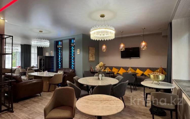 Свободное назначение, офисы, магазины и бутики, общепит, салоны красоты, медцентры и аптеки, образование, развлечения · 207 м² за 230 млн 〒 в Алматы, Медеуский р-н — фото 44