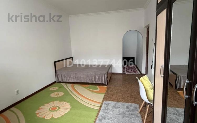 1-бөлмелі пәтер · 42 м² · 8/9 қабат, мкр Жетысу-2 57, бағасы: 195 000 ₸ в Алматы, Ауэзовский р-н — фото 2