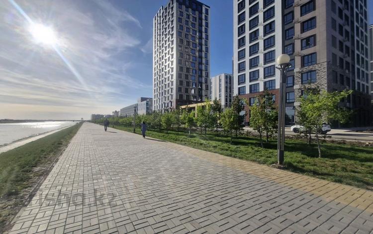 3-комнатная квартира · 87.7 м² · 4/18 этаж, Е 882 7 — Набережная реки, мечеть Ырыскелди Кажы за 52.5 млн ₸ в Астане, Нура р-н — фото 82