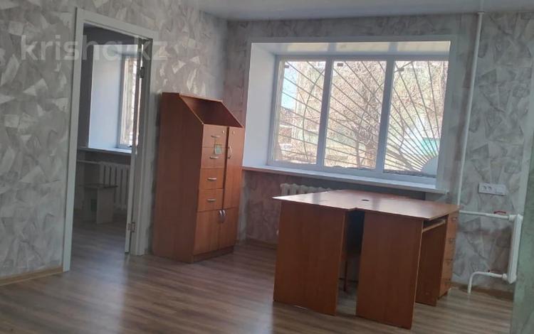 2-комнатная квартира · 46 м² · 1/5 этаж, Крылова 79 за 19 млн ₸ в Усть-Каменогорске — фото 2
