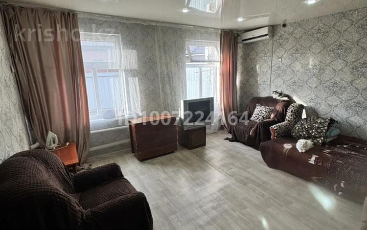 Отдельный дом · 2 комнаты · 50 м² · 3 сот., Победа 14/1 — Возле парка Кирова за 9 млн 〒 в Уральске — фото 3