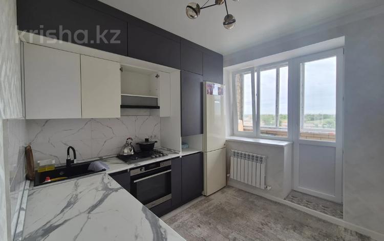 2-бөлмелі пәтер · 51.6 м² · 3/5 қабат, Алтын орда ш/а., Батыс 2 микрорайон, бағасы: 24.5 млн ₸ в Актобе, мкр. Алтын орда — фото 2