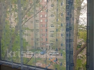 4-комнатная квартира · 63 м² · 4/5 этаж, Шухова 12 за 20.5 млн 〒 в Петропавловске