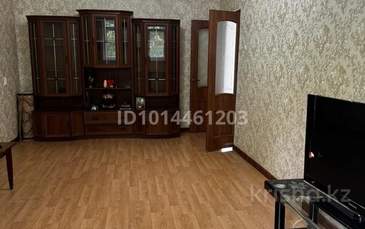 3-комнатная квартира · 70 м² · 2/5 этаж, мкр Карасу 18 — Джангельдина за 29 млн ₸ в Шымкенте, Аль-Фарабийский р-н — фото 2