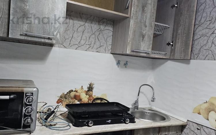2-бөлмелі пәтер · 45 м² · 3/4 қабат, 2 микрорайон 3 — Школа гимназия 2, бағасы: 18.5 млн ₸ в Конаеве — фото 2