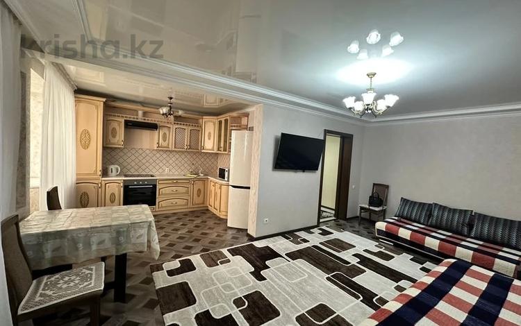 2-комнатная квартира, 56 м², 6/9 этаж помесячно, Жабаева за 170 000 〒 в Петропавловске — фото 2