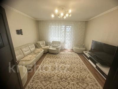 3-комнатная квартира, 70 м², 6/9 этаж посуточно, мкр Юго-Восток, Дюсембекова 67 — Дюсембекова за 25 000 〒 в Караганде, Казыбек би р-н