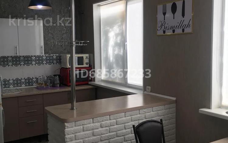 1-бөлмелі пәтер · 38 м² · 1/5 қабат, 19-й мкр 14/3, бағасы: 13 млн ₸ в Актау — фото 2