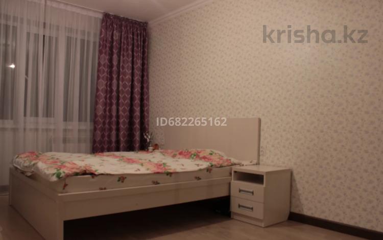 1-комнатная квартира, 33 м², 3/9 этаж помесячно, Камзина 60 за 160 000 〒 в Павлодаре — фото 9