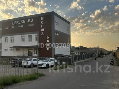 Склады, салоны красоты, медцентры и аптеки, образование, развлечения, кабинеты и рабочие места, студии · 140 м² за 550 000 ₸ в Алматы, Наурызбайский р-н
