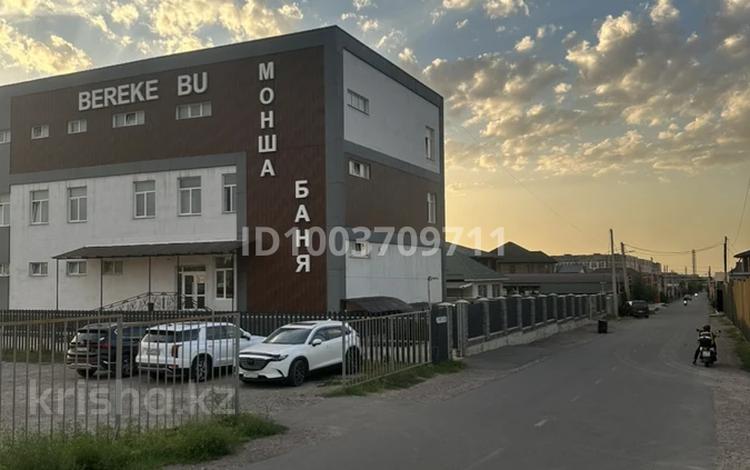 Склады, салоны красоты, медцентры и аптеки, образование, развлечения, кабинеты и рабочие места, студии · 140 м² за 550 000 ₸ в Алматы, Наурызбайский р-н — фото 7