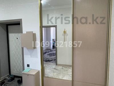 2-комнатная квартира, 73 м², 2/5 этаж помесячно, мкр. Алтын орда, Мкр.Батыс-2 участок 351 за 250 000 〒 в Актобе, мкр. Алтын орда