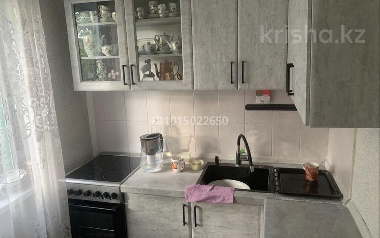 3-комнатная квартира · 47.9 м² · 3/5 этаж, мкр Фёдоровка , Орлова за 13 млн ₸ в Караганде, Казыбек би р-н — фото 2