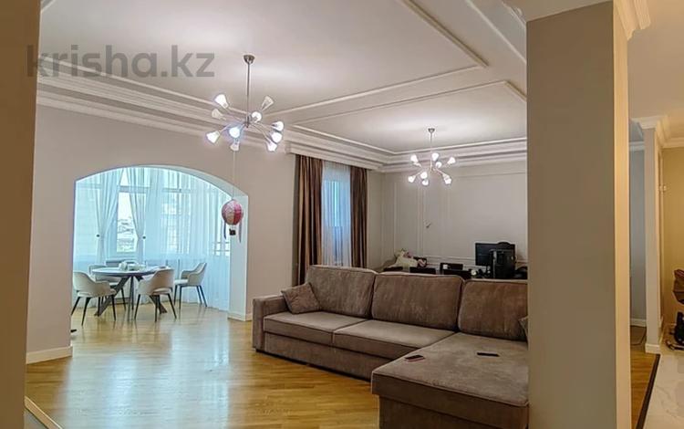 3-бөлмелі пәтер · 170 м² · 7/17 қабат, Самал-3 ш/а., Аль-Фараби 25 — Мендикулова, бағасы: 1 млн ₸ в Алматы, Медеуский р-н — фото 2