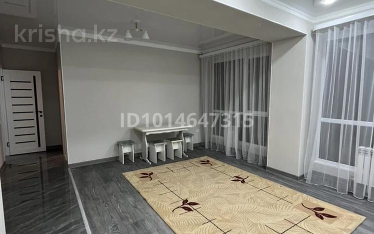 1-комнатная квартира · 49 м², Жунисова 2/13 к1-27, 2/13 к28-33м, 2/13 к28-30Б — Трасса Алатау за 200 000 ₸ в Алматы, Наурызбайский р-н — фото 2