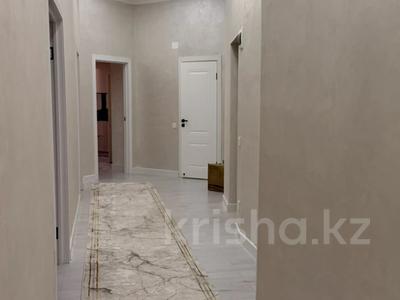 3-бөлмелі пәтер · 105 м² · 3/16 қабат, 16-й мкр , ​16-й микрорайон 64, бағасы: 30 млн ₸ в Актау