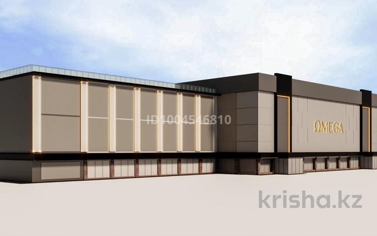 Офисы, магазины и бутики, общепит, салоны красоты, медцентры и аптеки, развлечения, кабинеты и рабочие места, студии · 13000 м² за 65 млн 〒 в Уральске, мкр Омега — фото 2