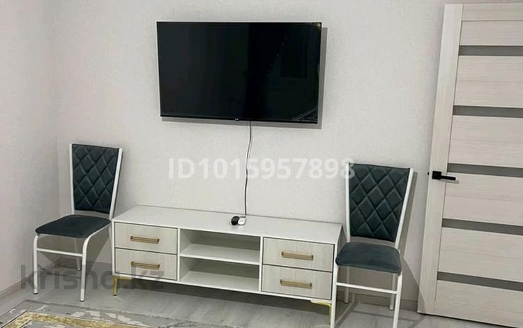 1-комнатная квартира · 43 м² · 12/13 этаж, мкр Туран 2 за 140 000 ₸ в Шымкенте, Каратауский р-н — фото 2