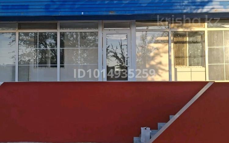 Еркін, кеңселер, дүкендер мен бутиктер, қоймалар, сұлулық салондары, кабинеттер және жұмыс орындары, студиялар · 70 м², бағасы: 300 000 ₸ в Атырау, мкр Авангард-4 — фото 2