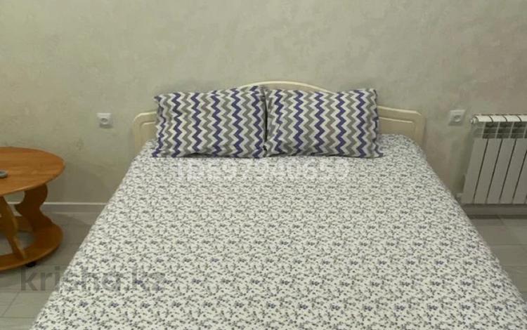 1-комнатная квартира · 35 м² · 2/9 этаж, мкр 8, Бр Жубановых 294 — ДВД за 1 000 〒 в Актобе — фото 2