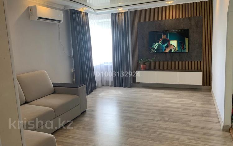 1-бөлмелі пәтер · 45 м² · 12/14 қабат, мкр Строитель 33/1, бағасы: 10 000 ₸ в Уральске — фото 2