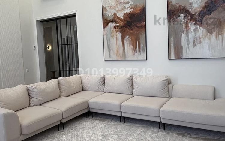 4-комнатная квартира · 225.9 м² · 9/9 этаж, Аль-Фараби за 650 млн ₸ в Алматы, Бостандыкский р-н — фото 2