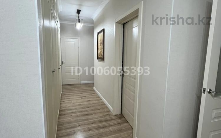 3-комнатная квартира · 90 м² · 8/9 этаж, мкр Нурсая, Таумуш Жумагалиев 15 за 39.9 млн ₸ в Атырау — фото 14